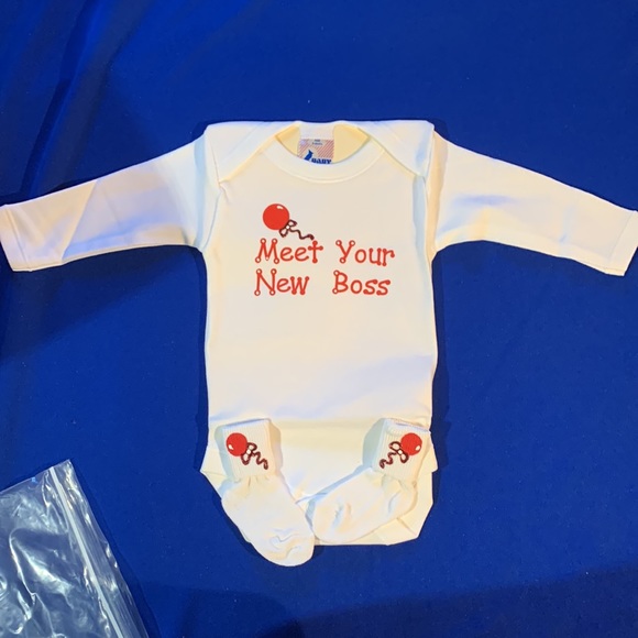 Meet Your New Boss Red Balloon 3-6 Month Soft Onesie and Socks - Picture 5 of 5